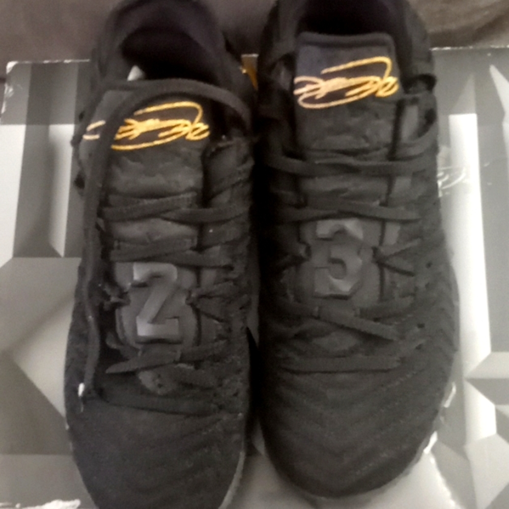 Mens sneakers